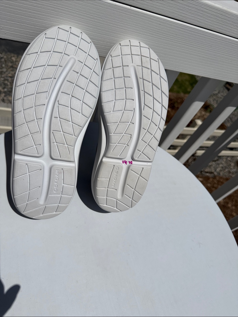 OOFOS Club+ Leather Slip-On Sneakers In Black/White-Sz 10 - Picture 11 of 14